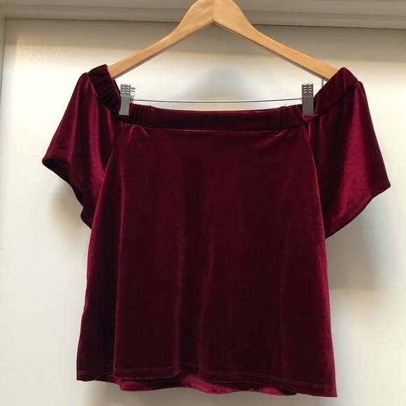 One ❤️ Clothing Burgundy Velvet Off Shoulder Small - Picture 3 of 6